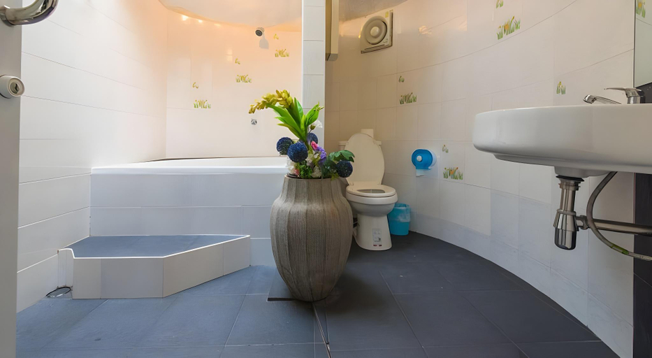 Bathroom 5, Phutara Resort, Muang Ranong