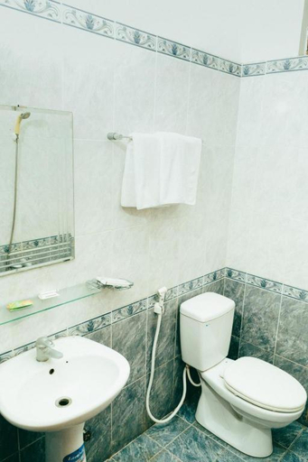 Bathroom, Diamond Resort Bien Hoa, Bien Hoa