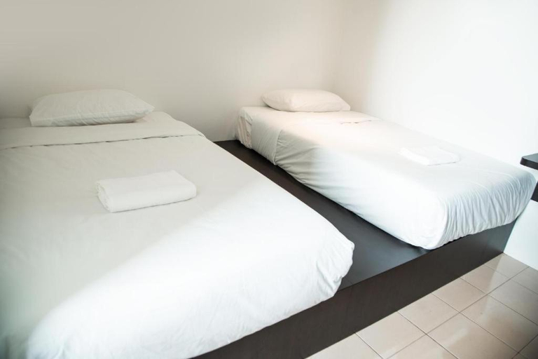 Bedroom 3, Shuang Ling Inn, Miri