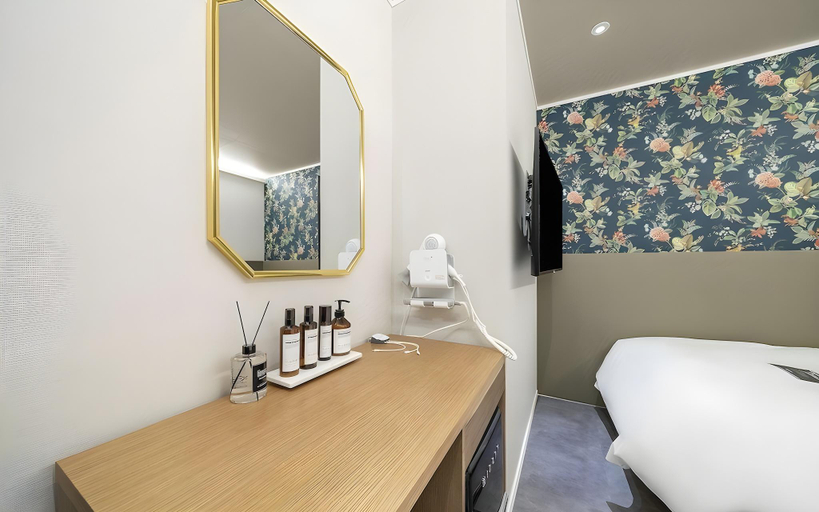 Bedroom 3, Number 25 Sinchon Branch, Mapo