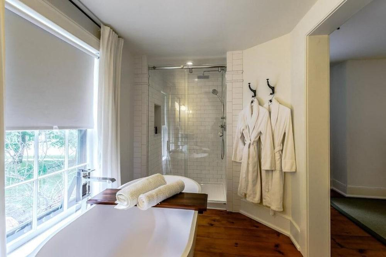 Others 5, Woodbourne Inn, Niagara