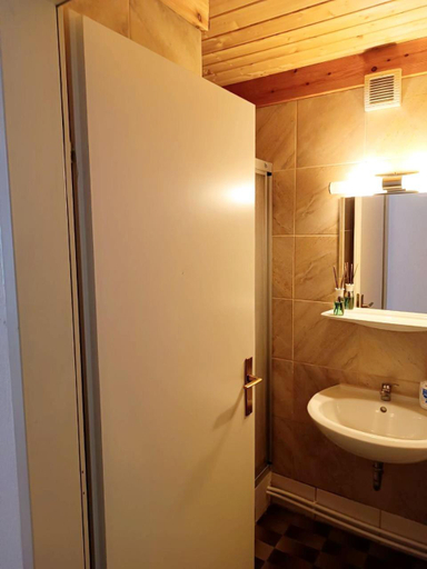 Bathroom 3, Hotel - Apart Zemlinski, Neunkirchen