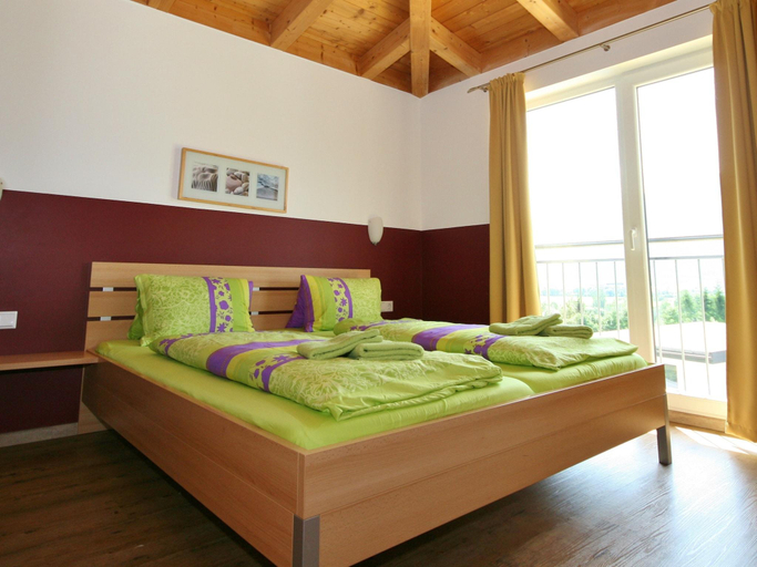 Bedroom 2, Chalet in Piesendorf near Ski Slopes, Zell am See