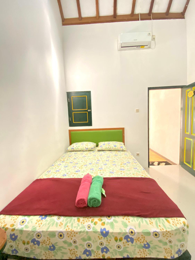 Bedroom, Sonosewu Guesthouse Syariah, Bantul