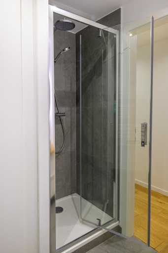 Bathroom 2, Residence Le Mesange, Strasbourg centre-ville, Bas-Rhin