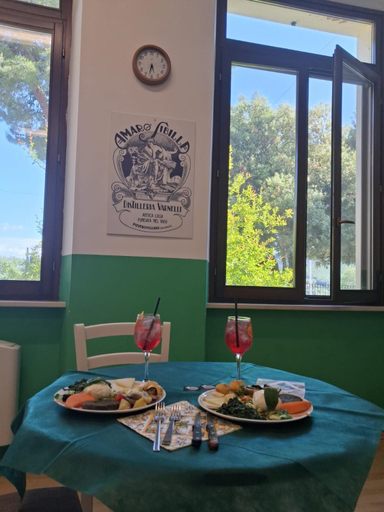 Food & Drinks 3, OH! Outdoor Hostel, Macerata