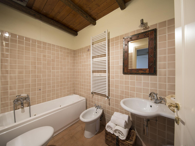 Bathroom 4, Acquaviva Picena Apartments, Ascoli Piceno