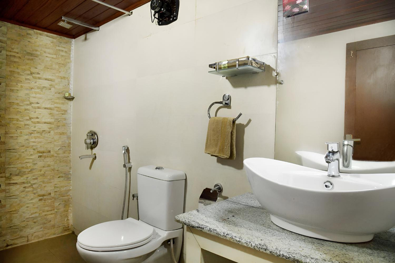 Bathroom 4, Ibex Resorts, Valparai (Tale Rock), Coimbatore