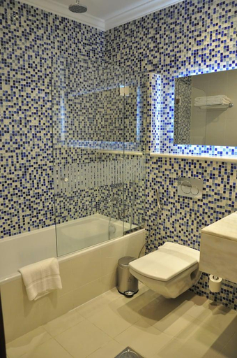 Bathroom 5, Dana Beach Resort - Dana Beach Resort