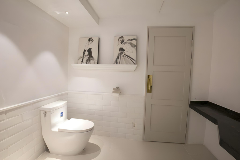 Bathroom 5, Hotel Vantt, Buk