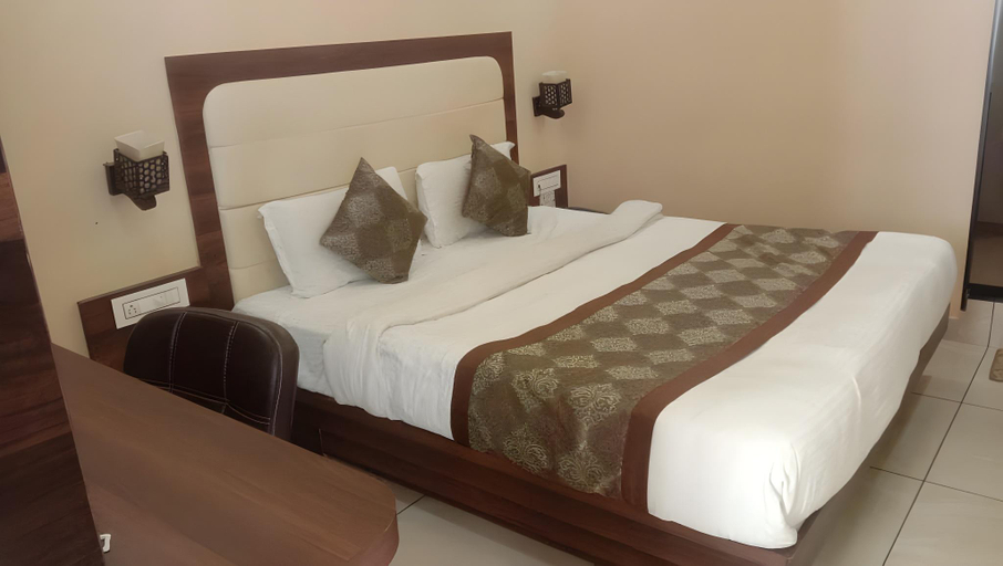 Bedroom 2, LIME TREE HOTELS & RESORTS LLP, Jamnagar