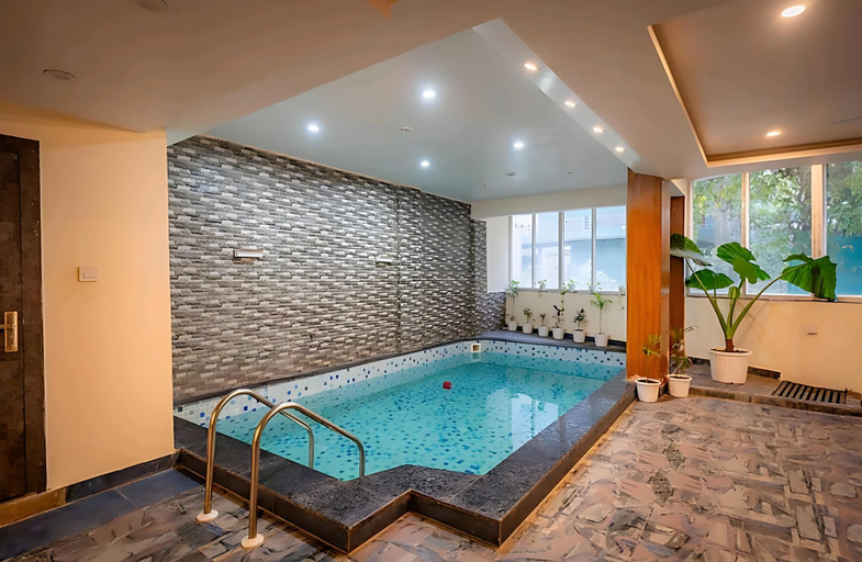 Sport & Beauty 5, The Shore By Blue Waves, Garhwal