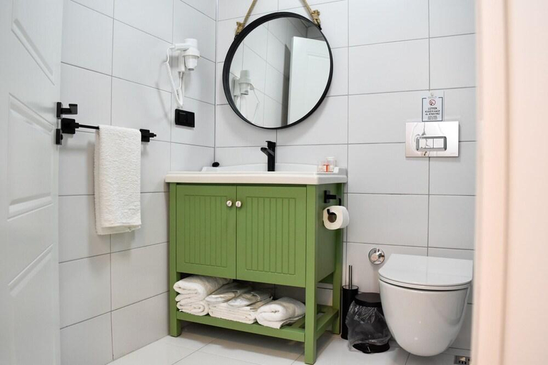 Bathroom 5, Maslin Otel, Gökçeada