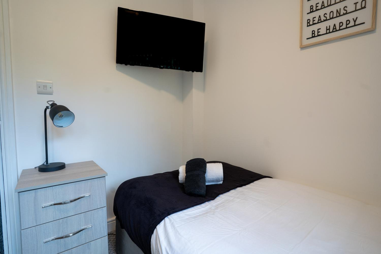 Bedroom 2, Beckbury House, Birmingham
