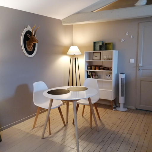 Others 5, Le Clos des Treilles, Charente-Maritime