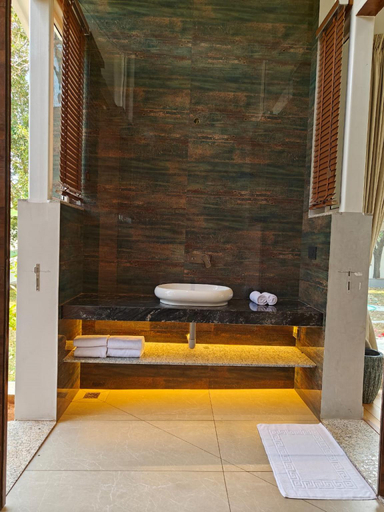 Bathroom 4, The Amberle Resort, Vellore