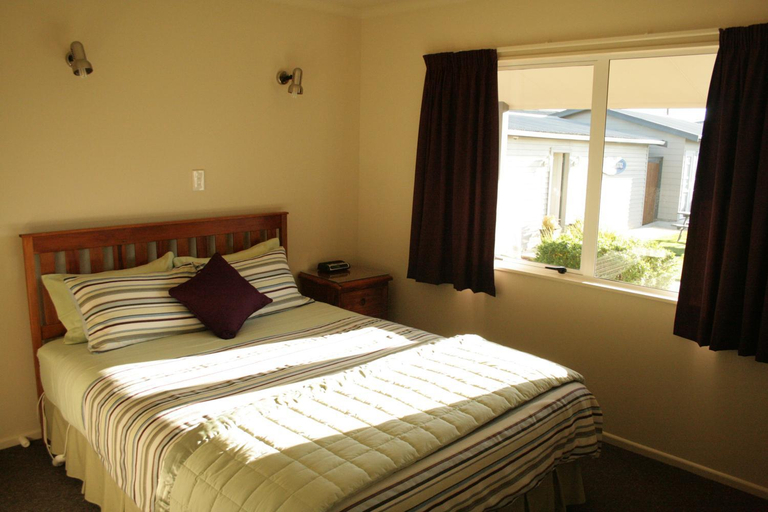 Bedroom 2, Foxton Blue bell motel, Horowhenua