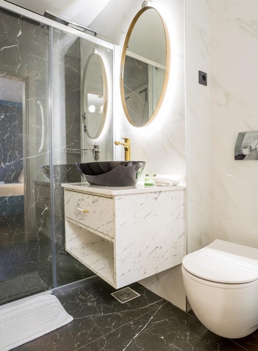 Bathroom 3, Conte Hotel & Restaurant