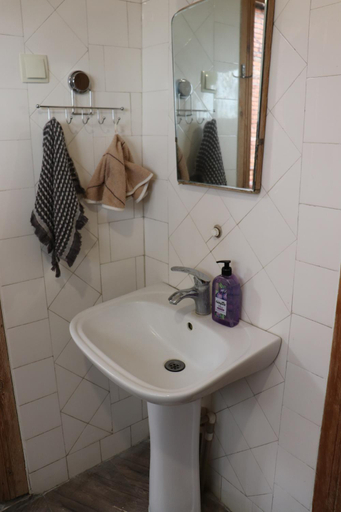 Bathroom 2, Picnic Hostel, Tskaltubo