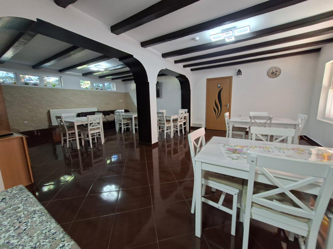 Others 5, Casa Laur, Manastirea Humorului