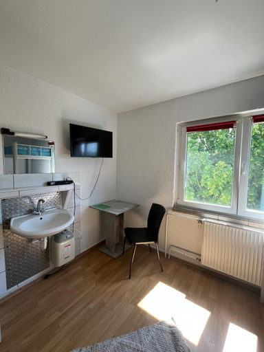 Others 5, Einfache Schlafmoglichkeit mit Gemeinschaftskuche und Bad, Odenwaldkreis