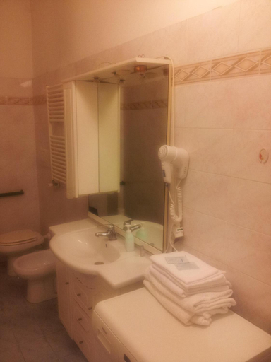 Bathroom 3, Roma Vecchia B&B, Rome