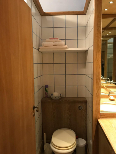 Bathroom 3, DIMANCHEVILLE, Loiret