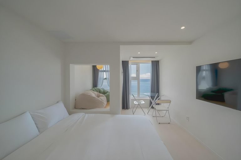Bedroom 1, Porin Stay, Yeosu