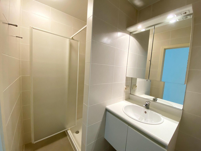 Bathroom, Apartment in Nieuwpoort near the Beach, West-Vlaanderen