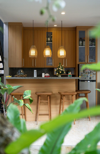Food & Drinks, Villa Amrina: Central 3BR Tranquility in Umalas, Badung