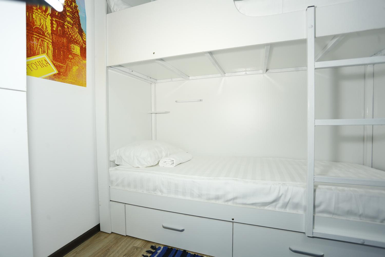 Bedroom 2, Interhouse Karakol, Ak-Suu