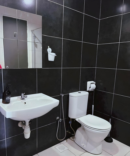 Bathroom, KawsKingdom-DpulzeCyberjaya,4pax, Sepang