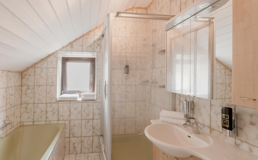 Bathroom 3, Gasthof Hohenrain, Garmisch-Partenkirchen