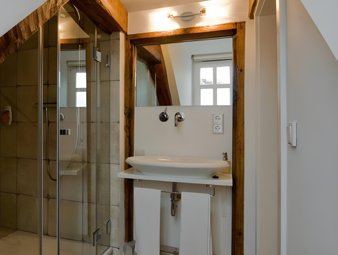 Bathroom 2, L Ostello Altstadthotel, Regensburg