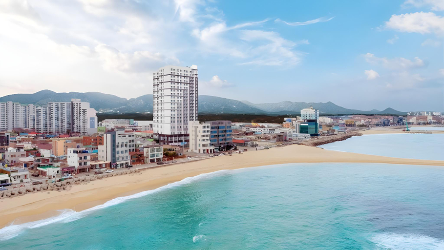 Others 3, Sokcho Summit Bay 1906, Goseong