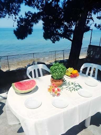 Food & Drinks 5, Pine Beach House, East Macedonia and Thrace