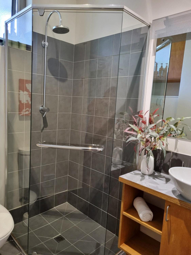 Bathroom 2, Eco Gallery Apartment, Fremantle