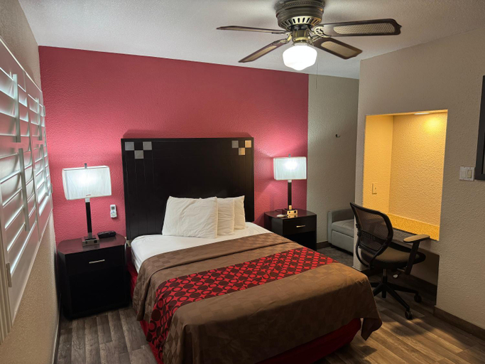 Bedroom 2, Western Motel, Imperial
