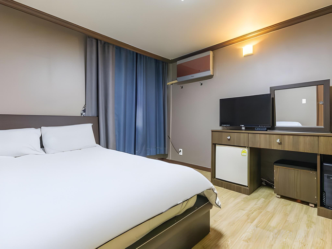Bedroom 3, Royal Gyeongju, Gyeongju