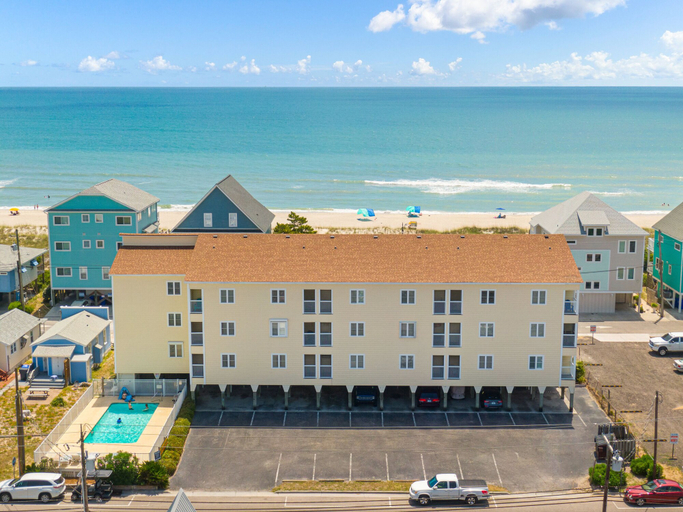 Exterior & Views 2, Tropical Winds by Carolina Retreats, New Hanover