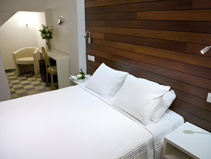 Bedroom 2, Hostal El Alojado de Velarde, Cádiz