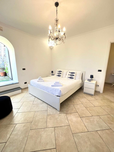 Others 5, Villa Valentina Suite, Napoli