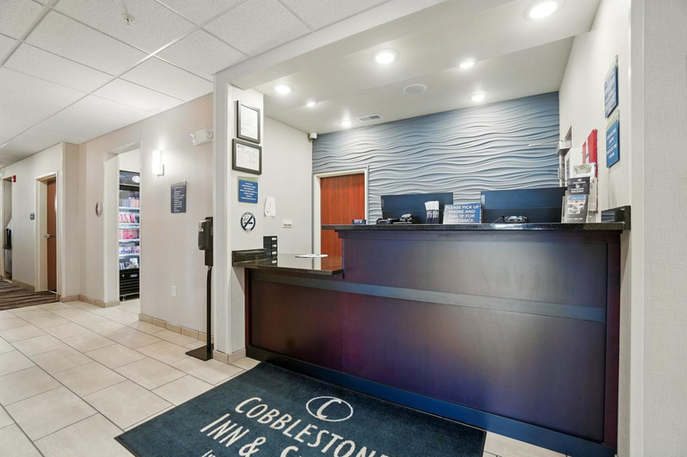 Public Area 2, Cobblestone Hotel & Suites - Russells Point at Indian Lake, Logan