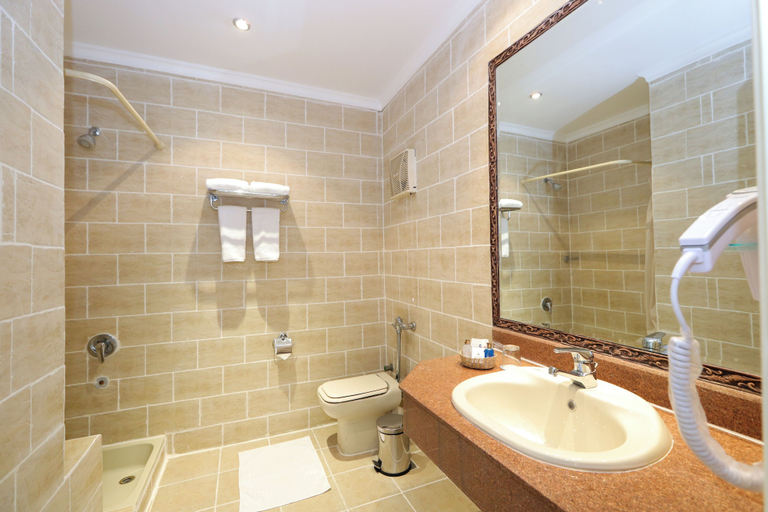 Bathroom 5, Sunny Days Mirette Family Resort - All inclusive, Al-Ghurdaqah