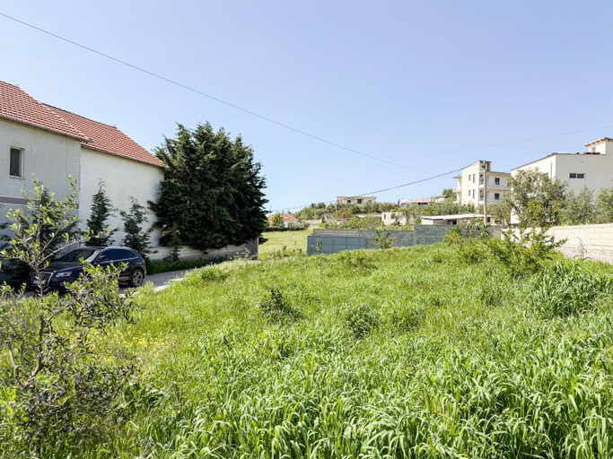 3, Contemporary Hidden Gem with pool and garden, Durrësit