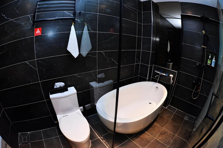 Bathroom 3, Joint, Nantou