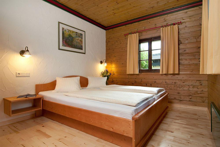 Bedroom 2, Naturel Hoteldorf Seeleitn, Villach