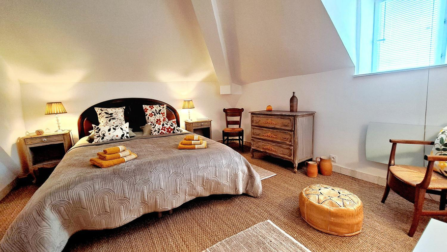 Bedroom 3, COSY CHAMBRE-SUITE climatisee, Cher