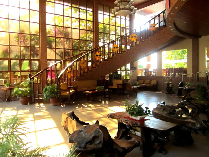 Public Area, Tamaraw Beach Resort, Puerto Galera