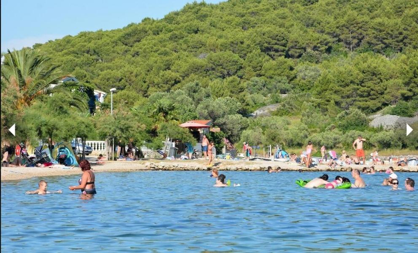 Others 3, Villa Matanov dvorac, Tisno